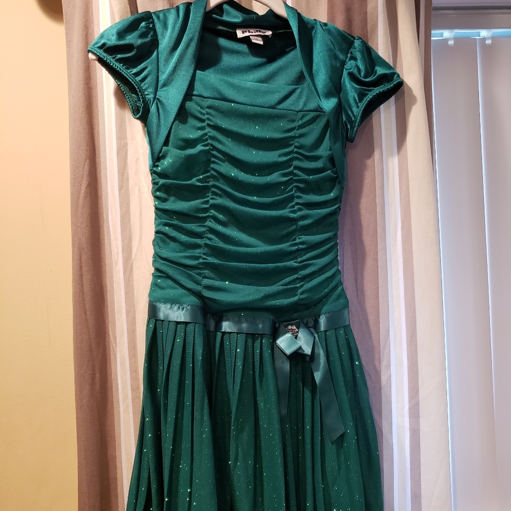 Final drop⬇️ Emerald green party dress